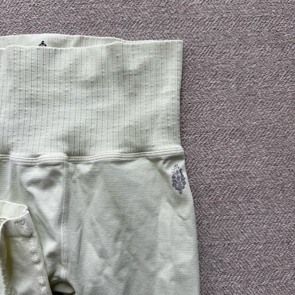 High-Waisted Ribbed Leggings